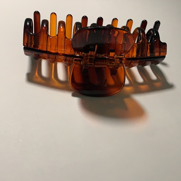 1PC Brand New Solid Medium Hair Claw - Picture 4 of 4